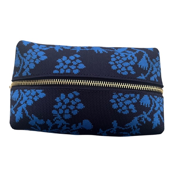 NWOT Bluemercury Blue Patterned Knit Cosmetic Bag with Gold Hardware - Picture 2 of 9